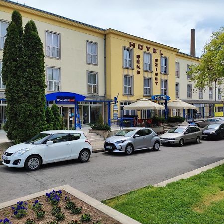 Hotel Beke Sziget Komló Eksteriør billede