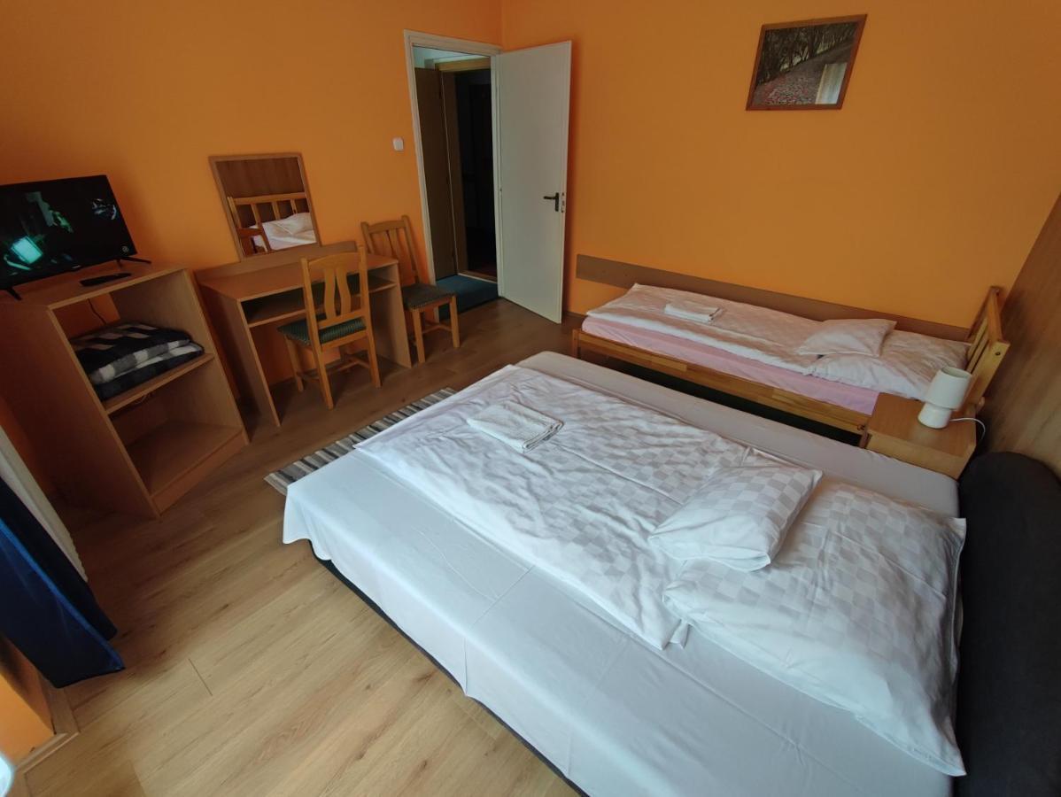 Hotel Beke Sziget Komló Eksteriør billede