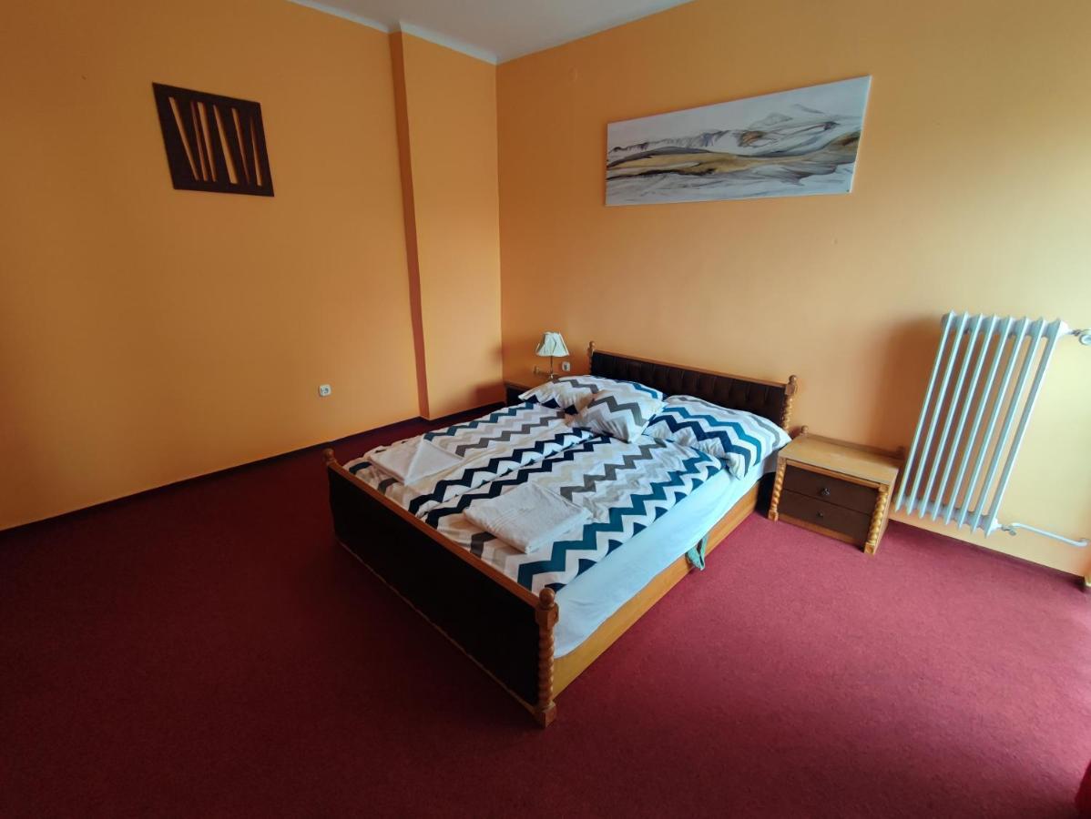 Hotel Beke Sziget Komló Eksteriør billede