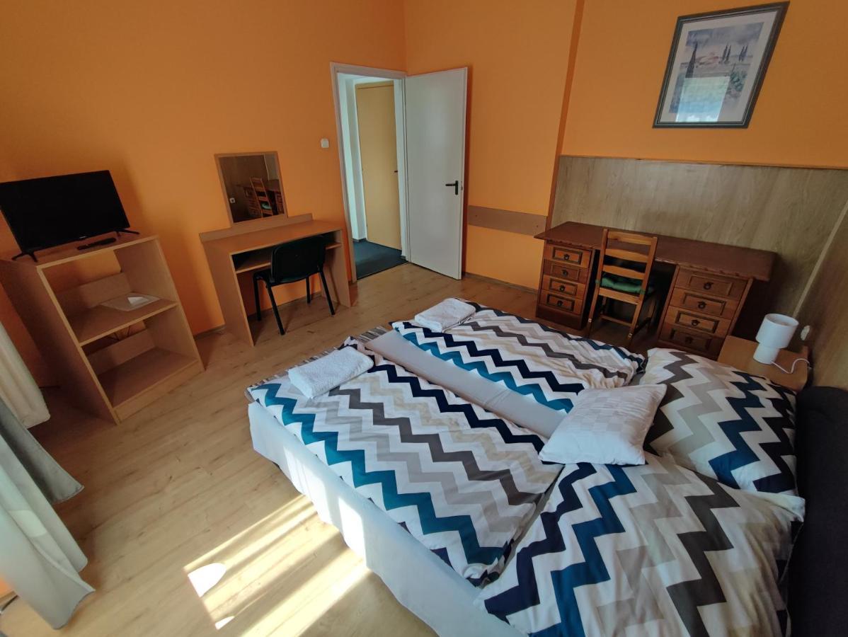 Hotel Beke Sziget Komló Eksteriør billede