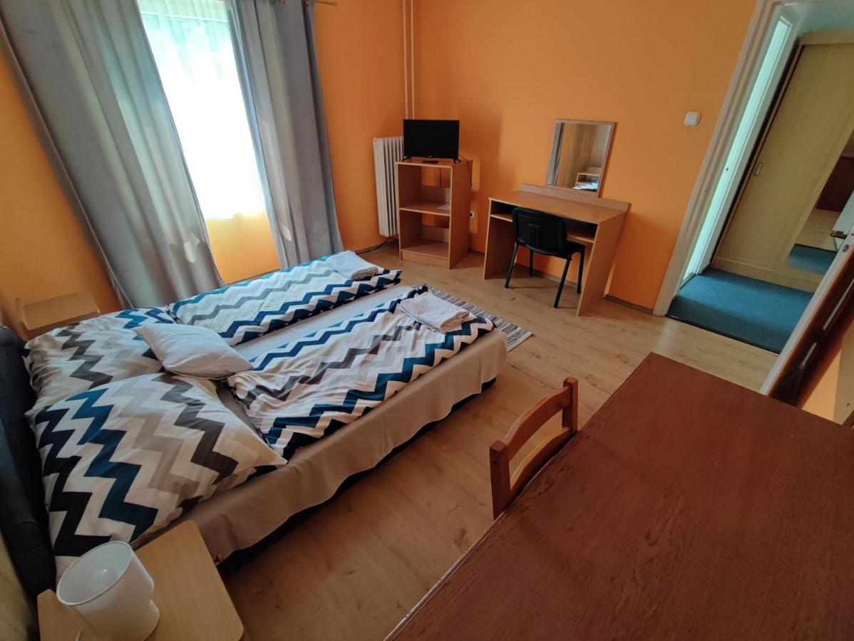 Hotel Beke Sziget Komló Eksteriør billede