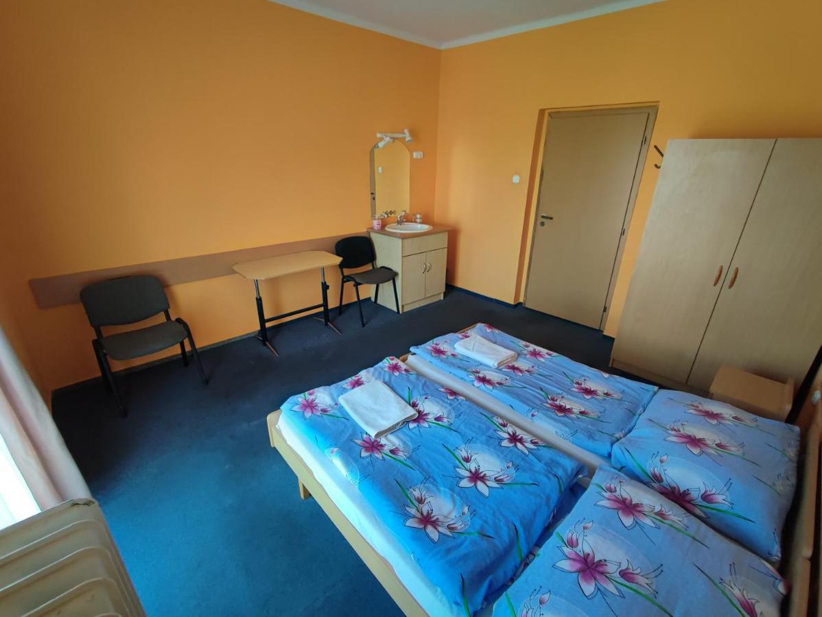 Hotel Beke Sziget Komló Eksteriør billede